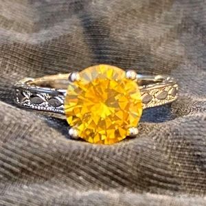 Costume jewelry Ring